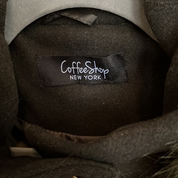 Coffee Shop New York, Green Winter Coat - Picture 5 of 11